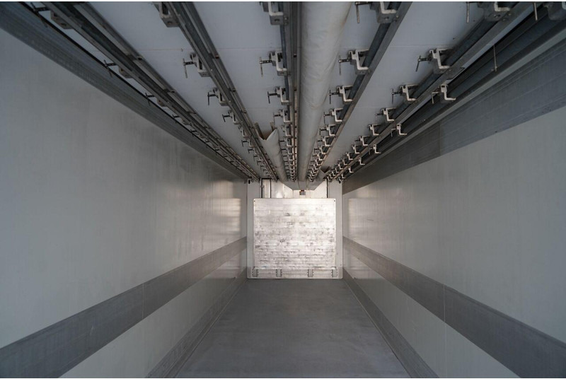 Semirremolque frigorífico Schmitz Cargobull CHŁODNIA / THERMO KING SLX 300 / HAKÓWKA / OŚ PODNOSZONA / KOSZ: foto 20 Semirremolque frigorífico Schmitz Cargobull CHŁODNIA / THERMO KING SLX 300 / HAKÓWKA / OŚ PODNOSZONA / KOSZ: foto 20