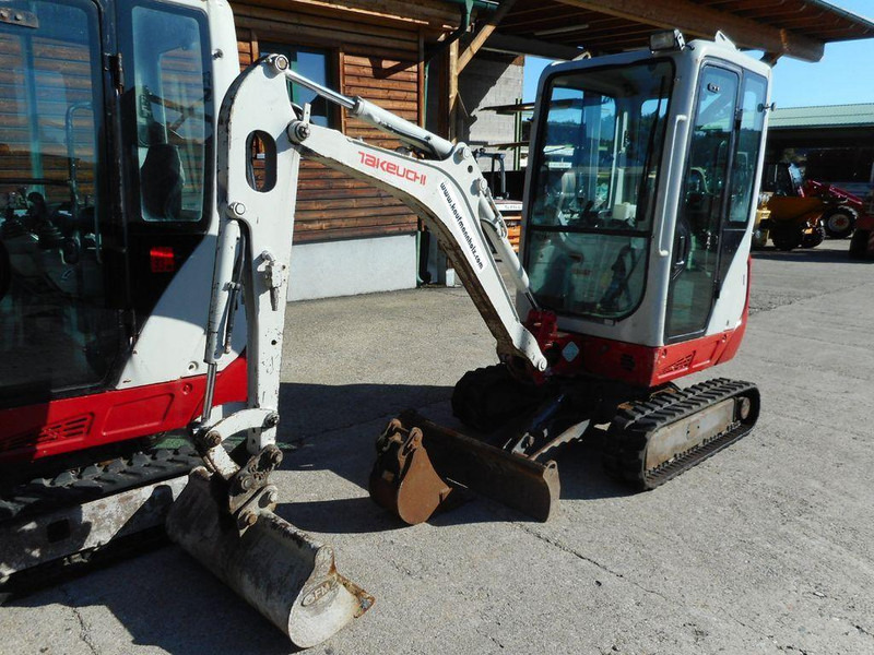Takeuchi TB 216 Mini lánctalpas forgó-kotró - Excavadora de cadenas: foto 1 Takeuchi TB 216 Mini lánctalpas forgó-kotró - Excavadora de cadenas: foto 1
