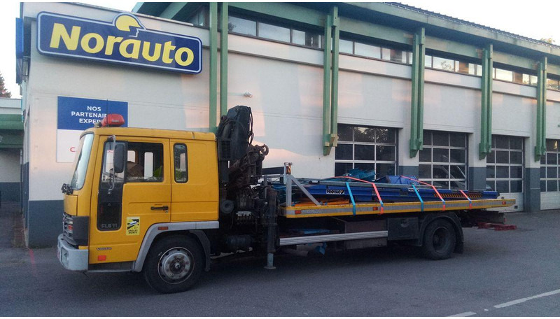 Volvo FL611 Car transporter + crane Hiab 071 - Camión portavehículos: foto 1 Volvo FL611 Car transporter + crane Hiab 071 - Camión portavehículos: foto 1