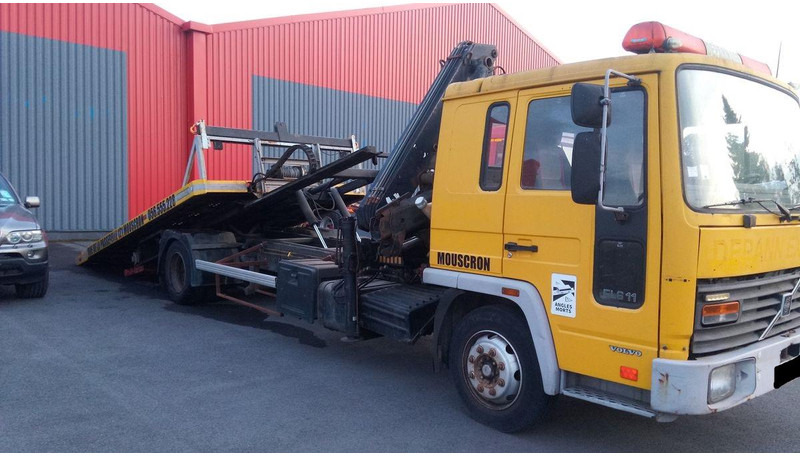 Volvo FL611 Car transporter + crane Hiab 071 - Camión portavehículos: foto 2 Volvo FL611 Car transporter + crane Hiab 071 - Camión portavehículos: foto 2