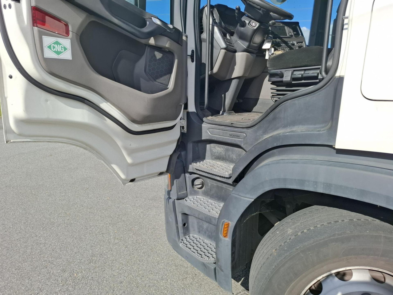 SCANIA SCANIA G410 A4x2 GNC - Cabeza tractora: foto 2 SCANIA SCANIA G410 A4x2 GNC - Cabeza tractora: foto 2