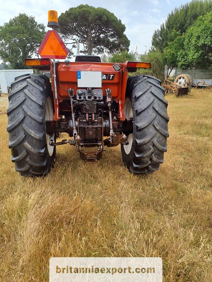 FIAT 780 | 4 cylinder | Oil brakes | Power steering - Tractor: foto 4 FIAT 780 | 4 cylinder | Oil brakes | Power steering - Tractor: foto 4