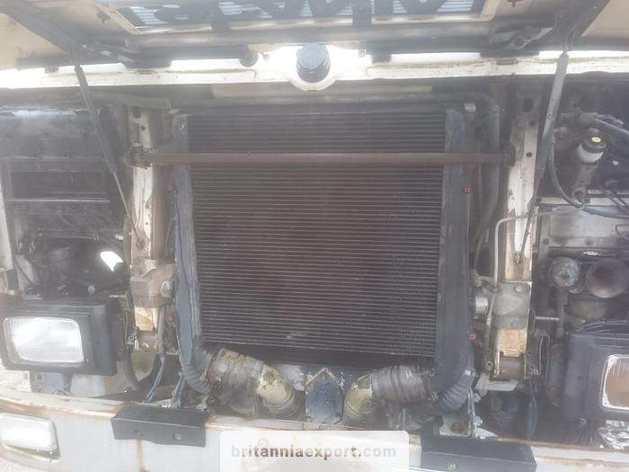 SCANIA P93H 280 6x2 10 Tyres Flatbed Truck – 26 Ton | On springs - Camión caja abierta: foto 2 SCANIA P93H 280 6x2 10 Tyres Flatbed Truck – 26 Ton | On springs - Camión caja abierta: foto 2