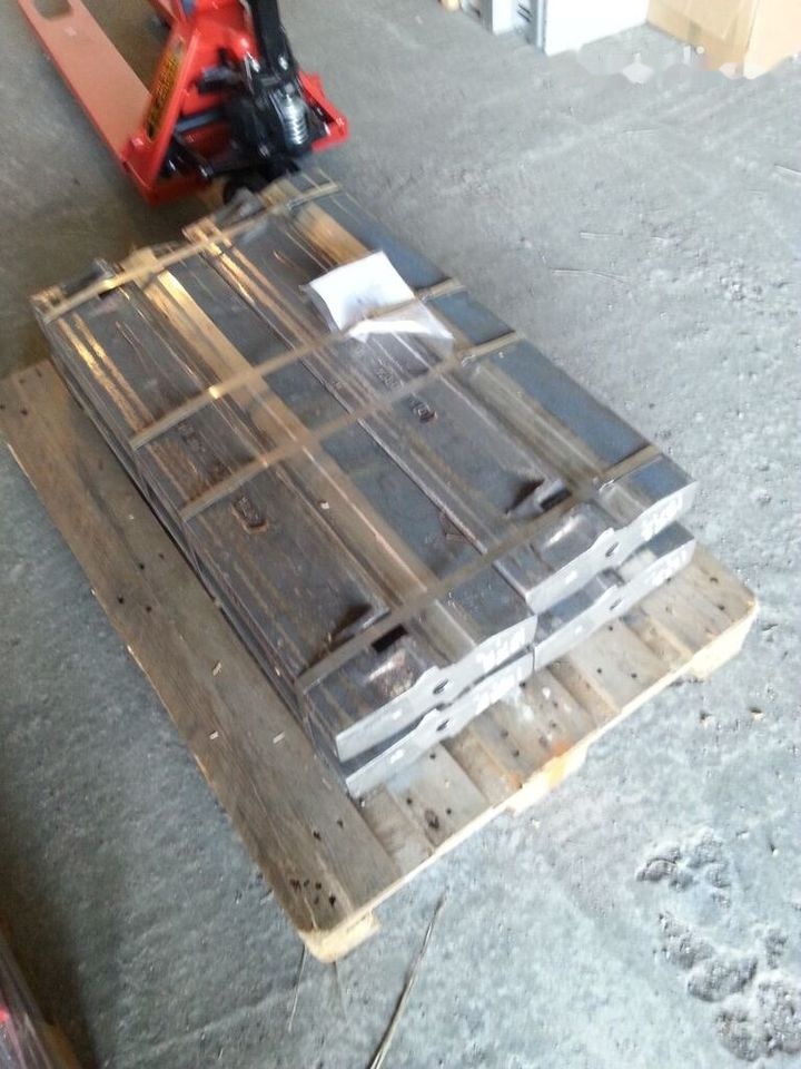 HARTL , NORDBERG  for METSO udarne grede crusher - Oruga para Machacadora: foto 4 HARTL , NORDBERG  for METSO udarne grede crusher - Oruga para Machacadora: foto 4
