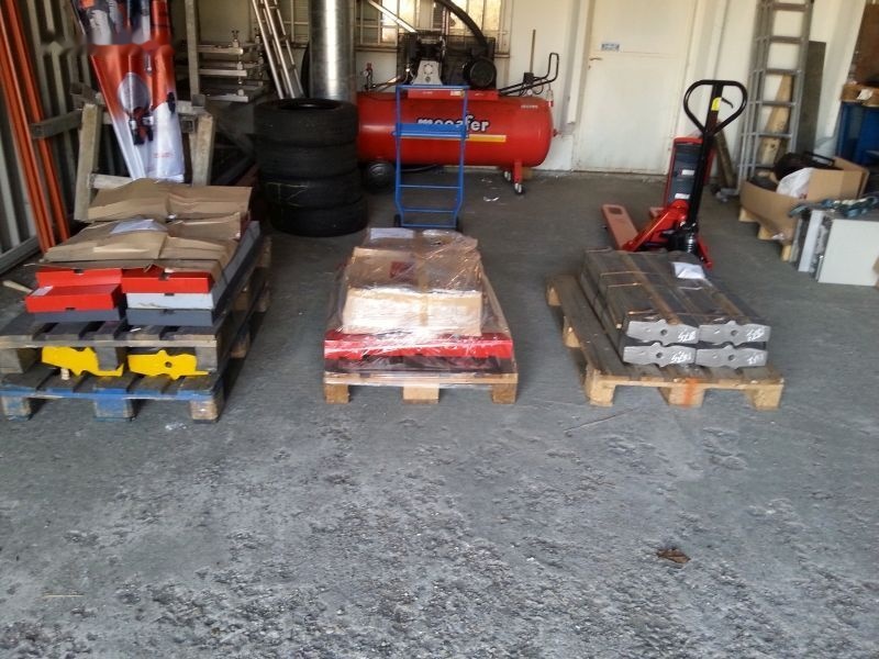 HARTL , NORDBERG  for METSO udarne grede crusher - Oruga para Machacadora: foto 2 HARTL , NORDBERG  for METSO udarne grede crusher - Oruga para Machacadora: foto 2