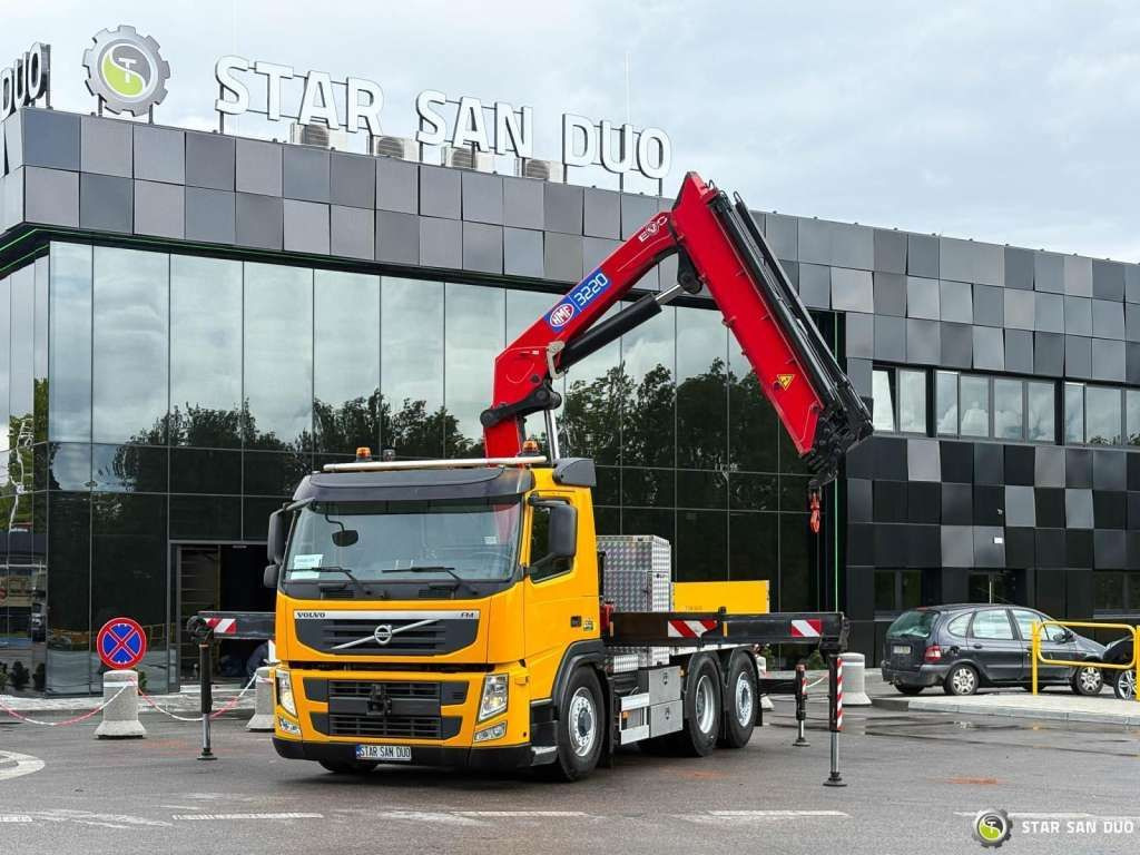 Volvo FM 460 6x4x4 HMF 3220 Crane HDS - Cabeza tractora: foto 3 Volvo FM 460 6x4x4 HMF 3220 Crane HDS - Cabeza tractora: foto 3