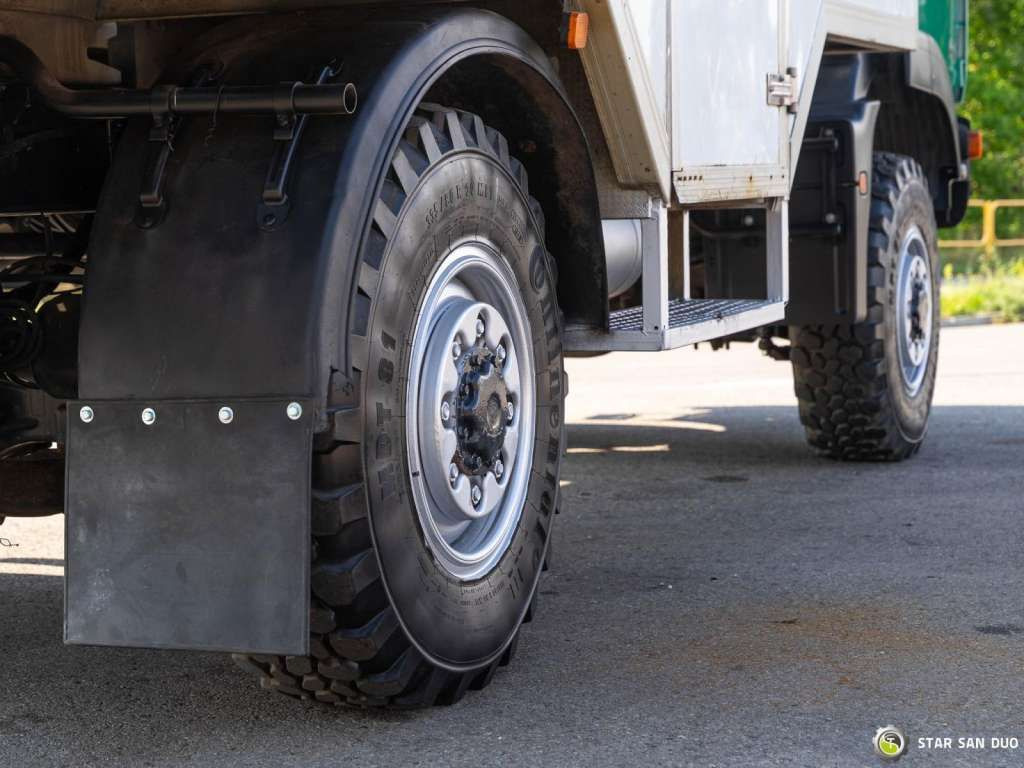 Leasing de  MAN  TGM 13.240 4x4 BL Double Cab Camper BUS MAN  TGM 13.240 4x4 BL Double Cab Camper BUS: foto 18