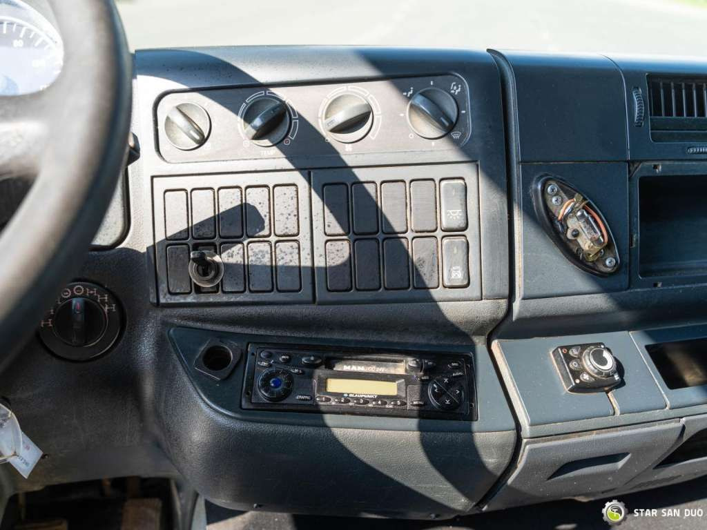 Leasing de  MAN  TGM 13.240 4x4 BL Double Cab Camper BUS MAN  TGM 13.240 4x4 BL Double Cab Camper BUS: foto 16