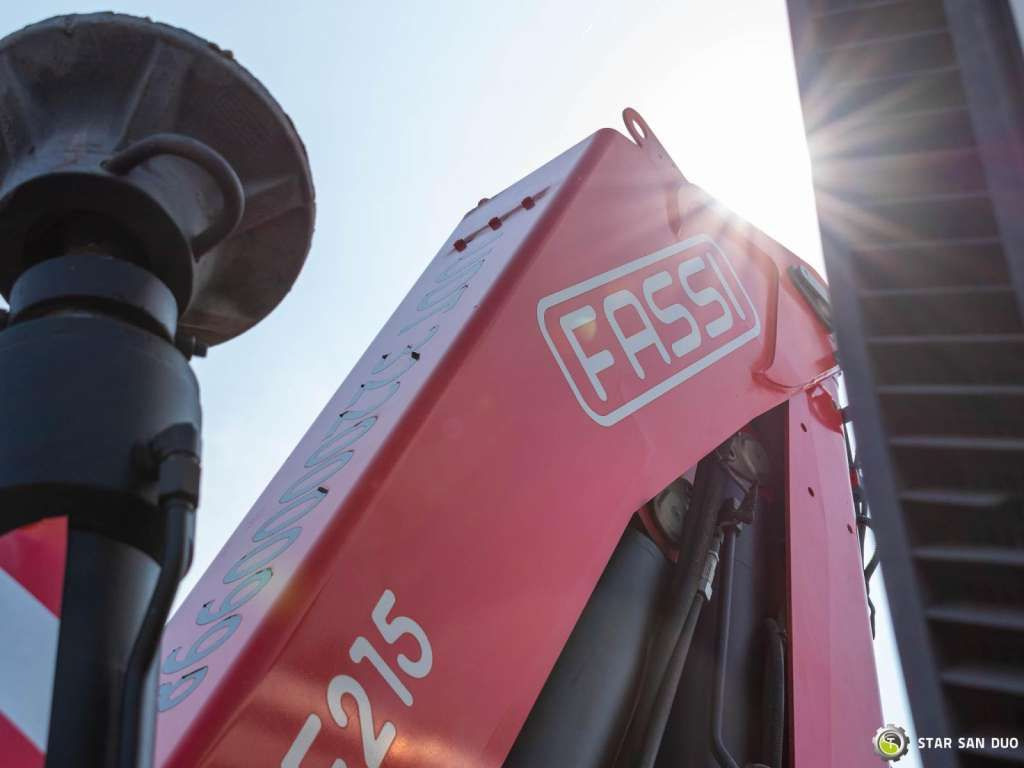 Camión grúa MAN  TGM 18.250 4x4 Fassi F215A.0.23 Active HDS Cran: foto 24