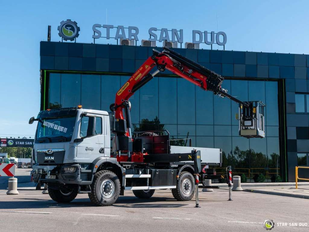MAN TGM 18.320 4x4 PALFINGER PK 27002 Basket NEW ! - Camión grúa: foto 3 MAN TGM 18.320 4x4 PALFINGER PK 27002 Basket NEW ! - Camión grúa: foto 3