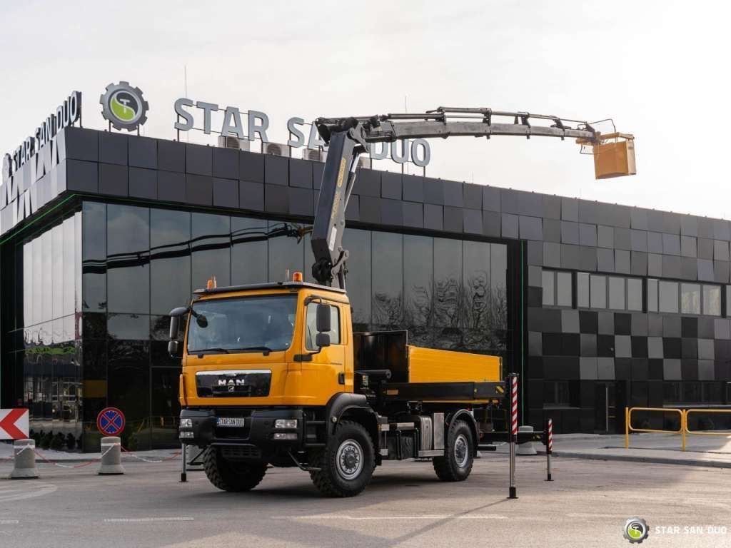 MAN TGM 18.340 4x4 PALFINGER PK 20002 CRANE BASKET MAN TGM 18.340 4x4 PALFINGER PK 20002 CRANE BASKET - Camión grúa, Camión caja abierta: foto 1 MAN TGM 18.340 4x4 PALFINGER PK 20002 CRANE BASKET MAN TGM 18.340 4x4 PALFINGER PK 20002 CRANE BASKET - Camión grúa, Camión caja abierta: foto 1