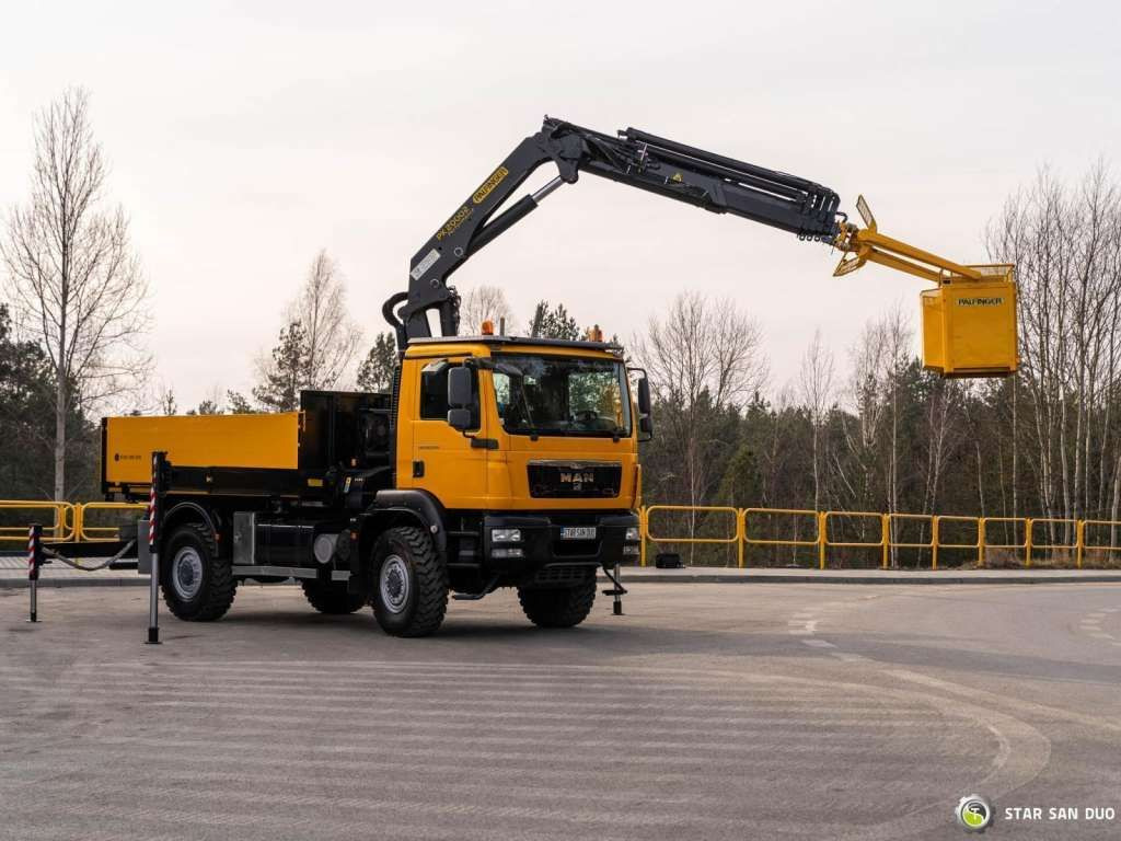 MAN TGM 18.340 4x4 PALFINGER PK 20002 CRANE BASKET MAN TGM 18.340 4x4 PALFINGER PK 20002 CRANE BASKET - Camión grúa, Camión caja abierta: foto 2 MAN TGM 18.340 4x4 PALFINGER PK 20002 CRANE BASKET MAN TGM 18.340 4x4 PALFINGER PK 20002 CRANE BASKET - Camión grúa, Camión caja abierta: foto 2