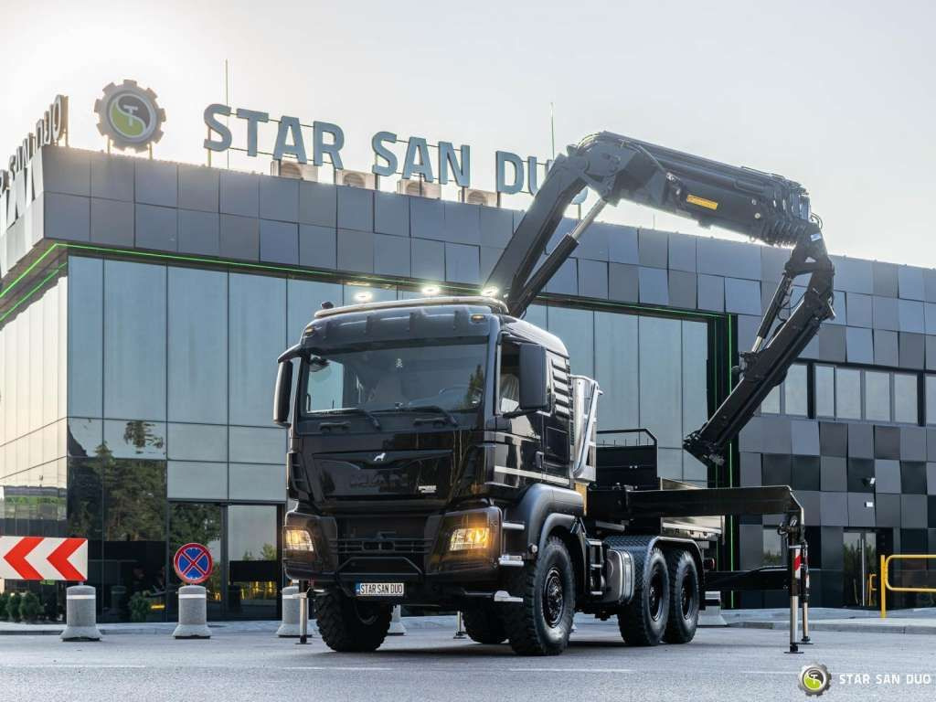 MAN TGS 26.420 6x6 HMF 3000 K6 Fly Jib Crane Basket - Camión grúa: foto 4 MAN TGS 26.420 6x6 HMF 3000 K6 Fly Jib Crane Basket - Camión grúa: foto 4