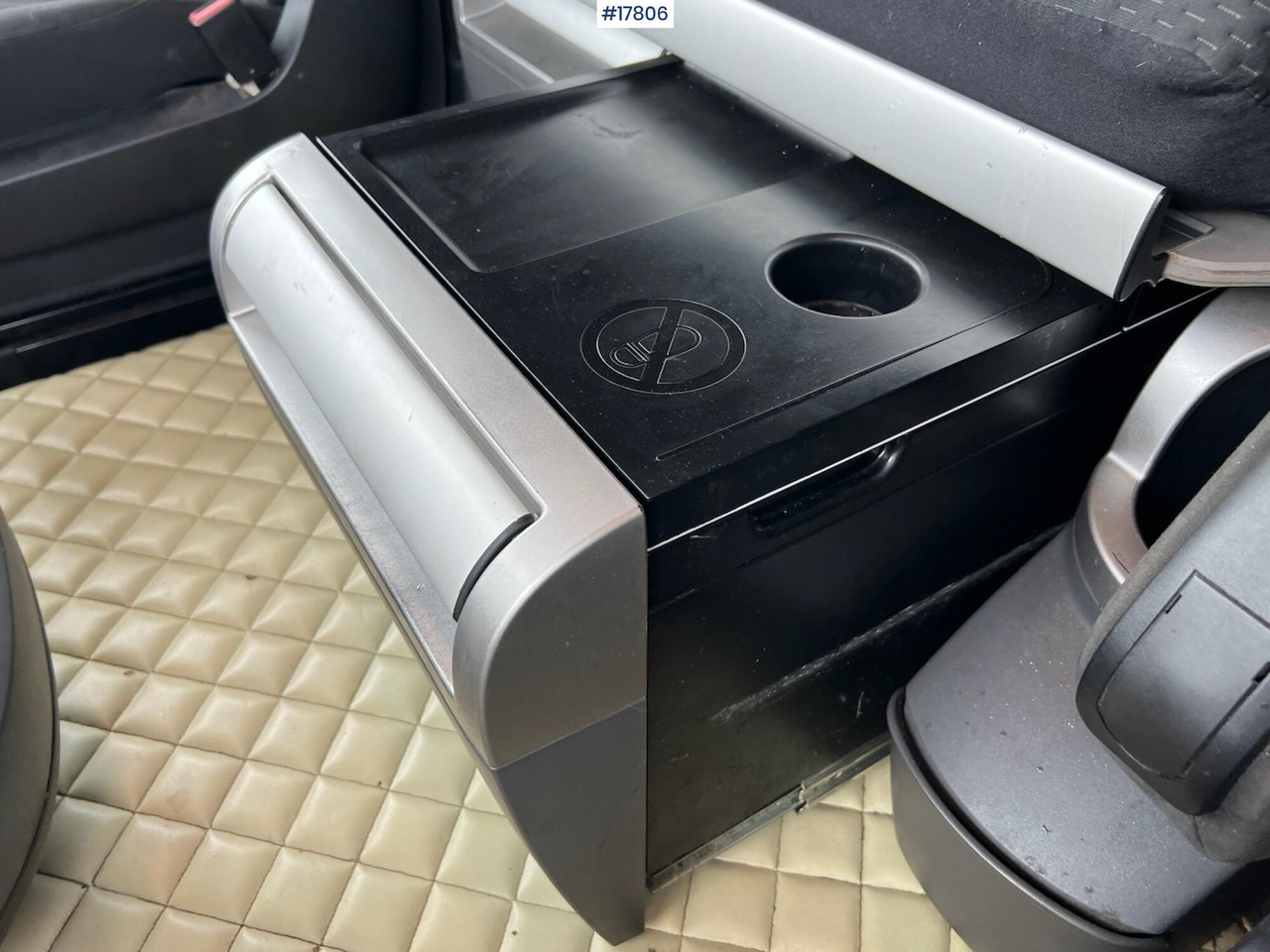 Cabeza tractora DAF XF 530: foto 29