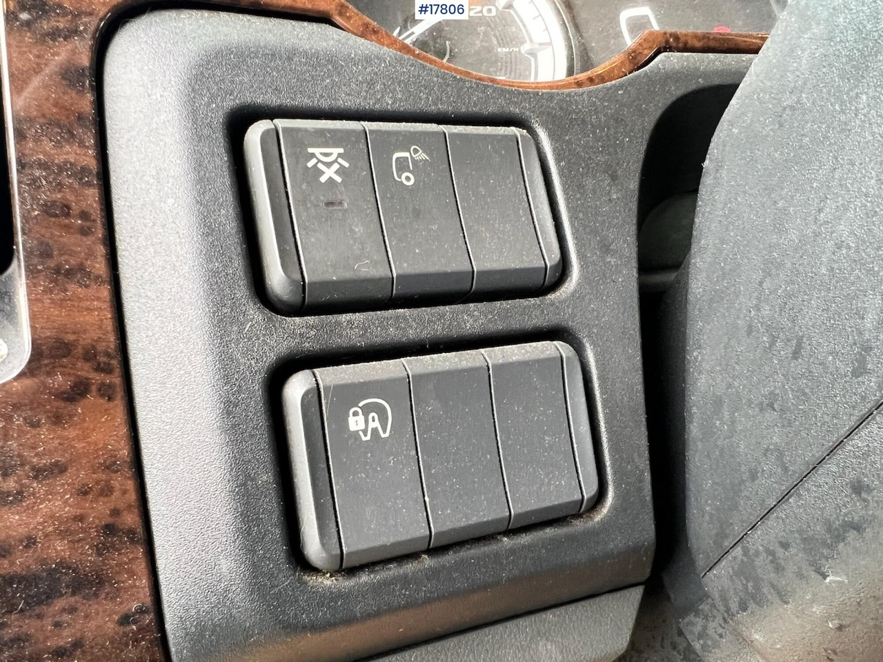 Cabeza tractora DAF XF 530: foto 26