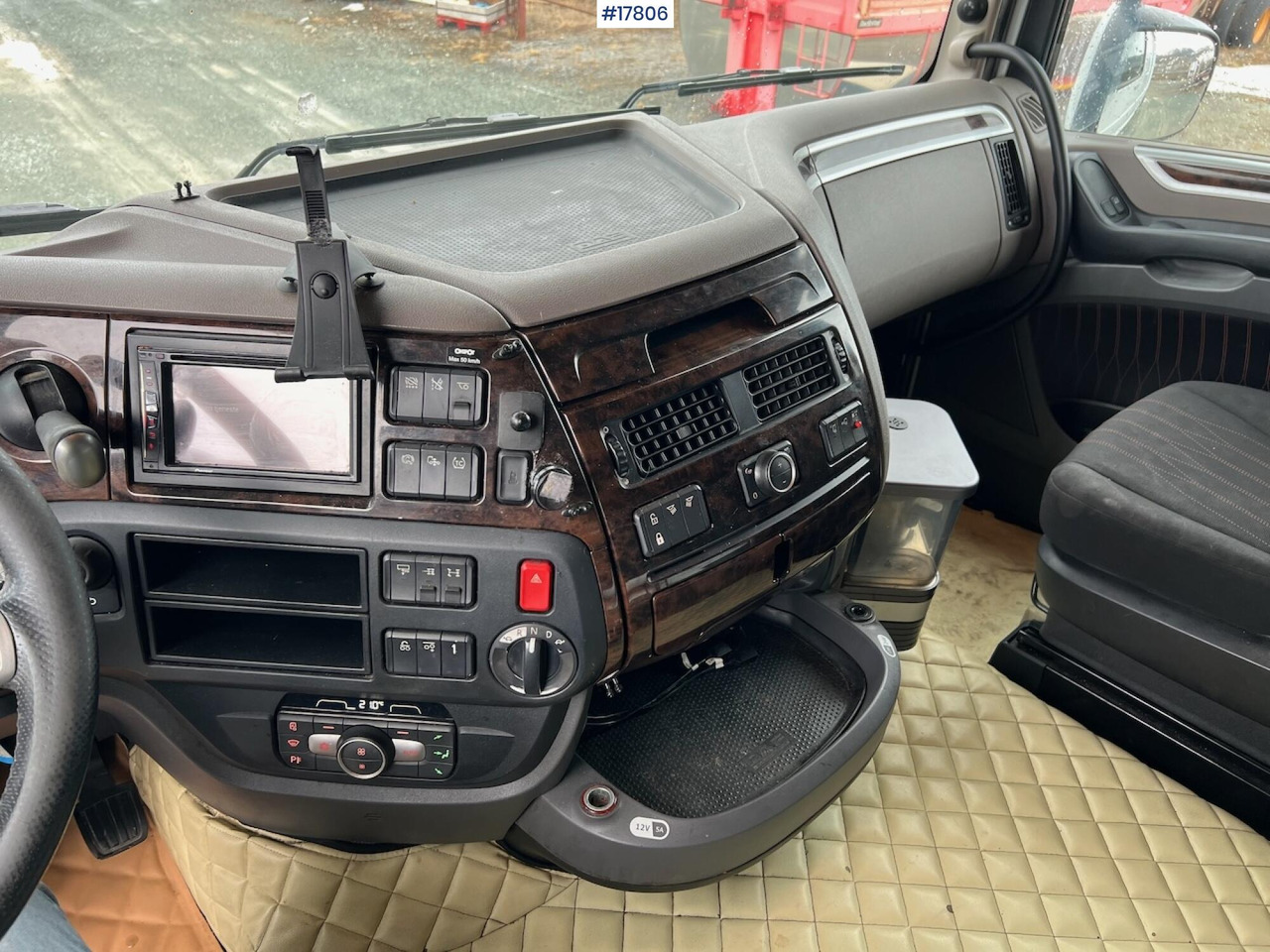 Cabeza tractora DAF XF 530: foto 19