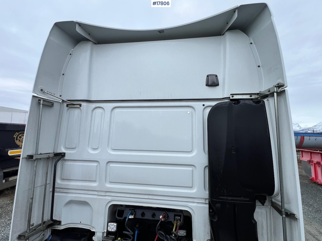 Cabeza tractora DAF XF 530: foto 11