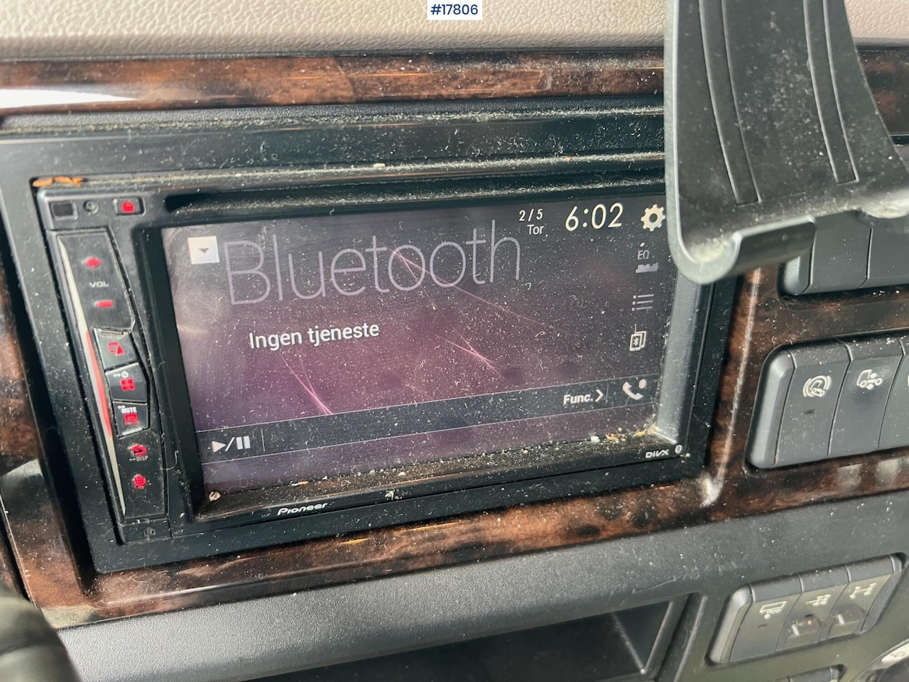 Cabeza tractora DAF XF 530: foto 23