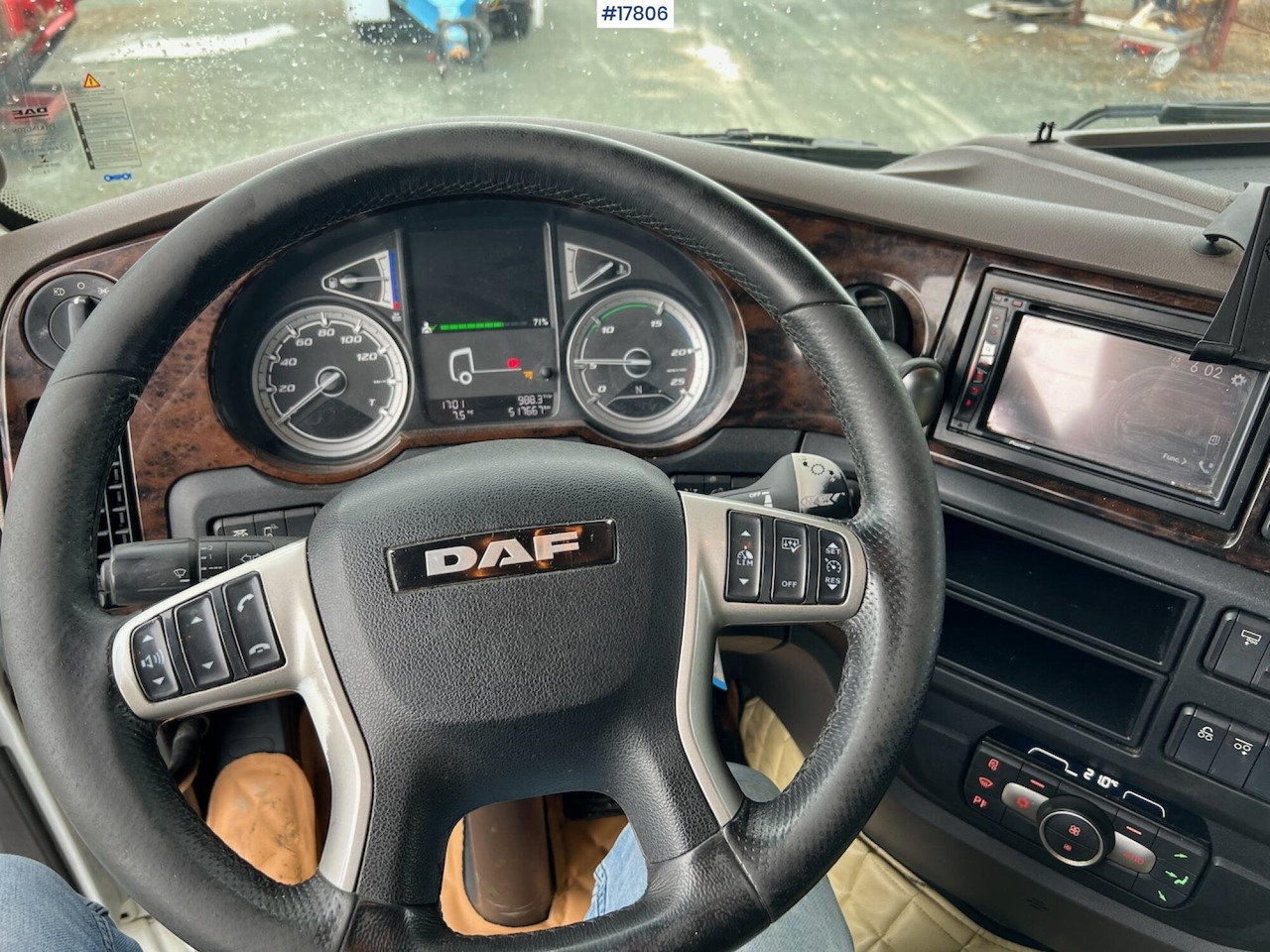 Cabeza tractora DAF XF 530: foto 20