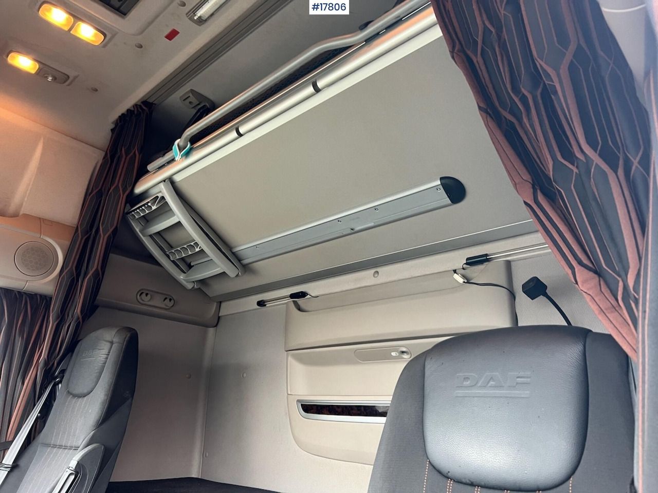 Cabeza tractora DAF XF 530: foto 15