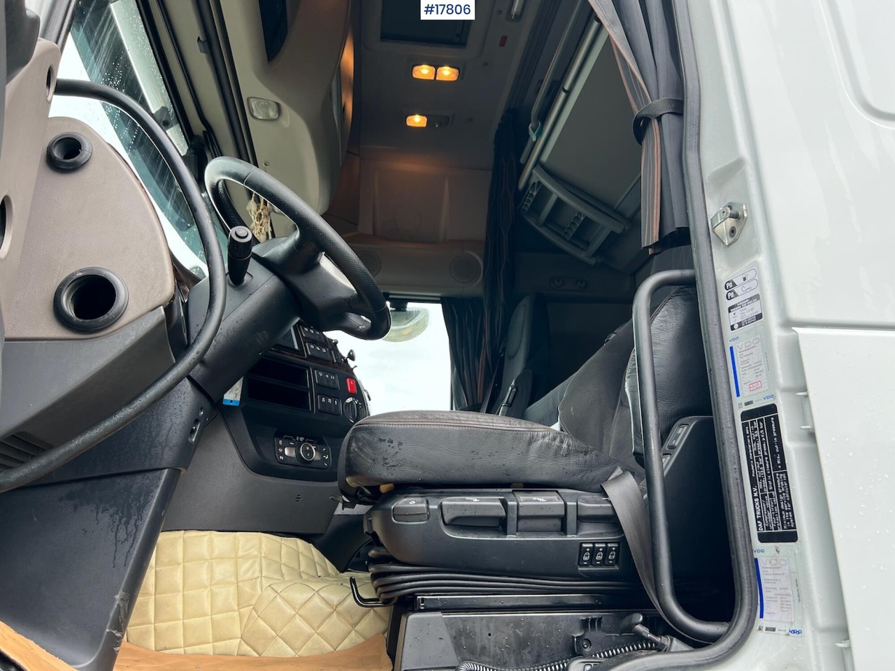 Cabeza tractora DAF XF 530: foto 14