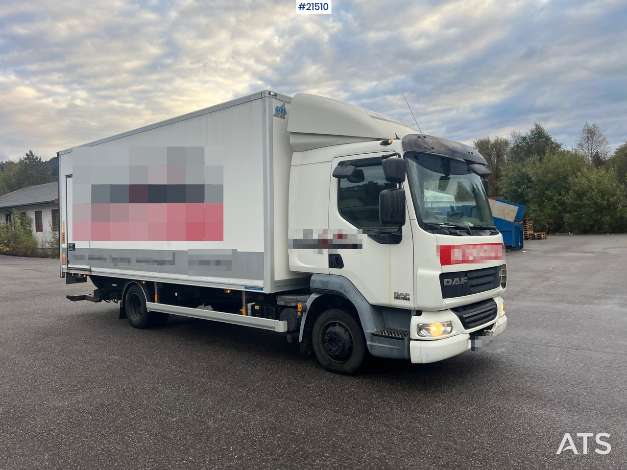 DAF LF 45 4x2 Skapbil m/ lift Rep.Objekt - Camión caja cerrada: foto 1 DAF LF 45 4x2 Skapbil m/ lift Rep.Objekt - Camión caja cerrada: foto 1
