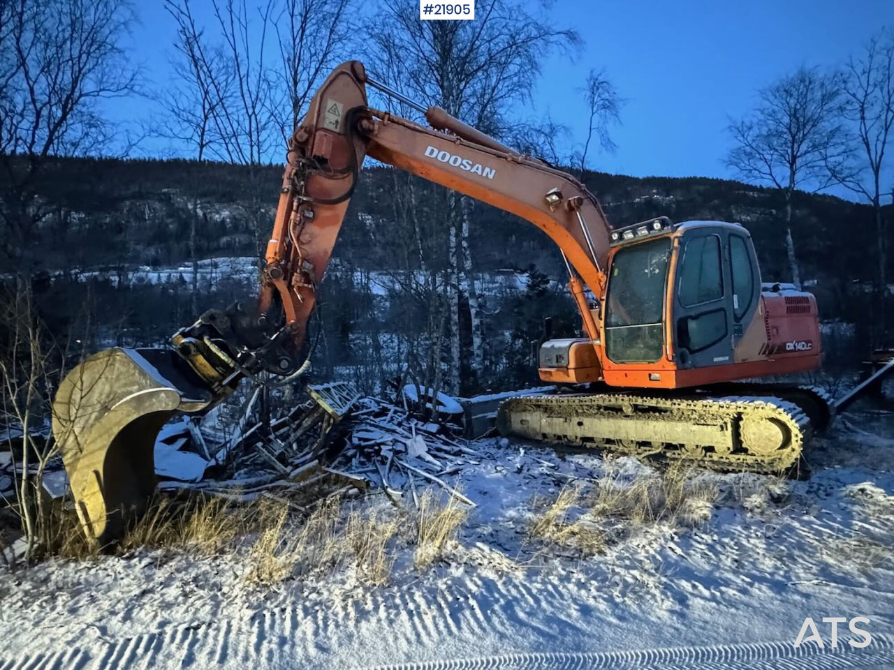 Doosan DX140LC Beltegraver m/ Engcon tilt og 2 skuffer. Nye belter. - Excavadora de cadenas: foto 1 Doosan DX140LC Beltegraver m/ Engcon tilt og 2 skuffer. Nye belter. - Excavadora de cadenas: foto 1