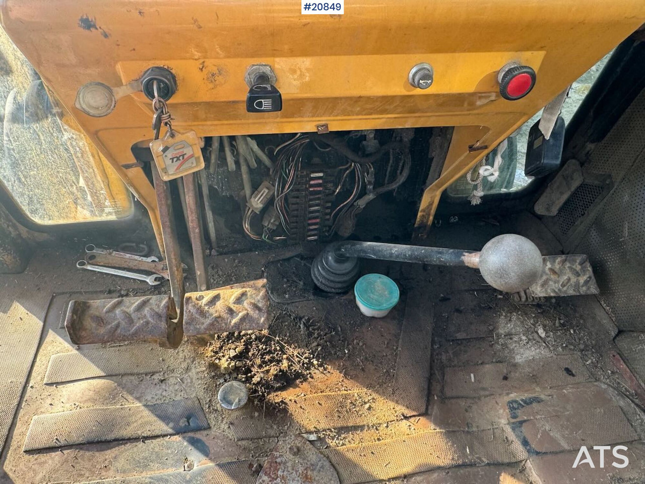 Retroexcavadora Ford 555 Traktorgraver m/ 2 frontskuffer og 2 graveskuffer: foto 27 Retroexcavadora Ford 555 Traktorgraver m/ 2 frontskuffer og 2 graveskuffer: foto 27