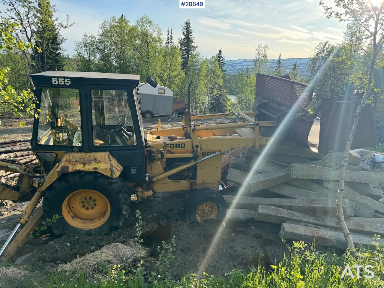 Retroexcavadora Ford 555 Traktorgraver m/ 2 frontskuffer og 2 graveskuffer: foto 11 Retroexcavadora Ford 555 Traktorgraver m/ 2 frontskuffer og 2 graveskuffer: foto 11