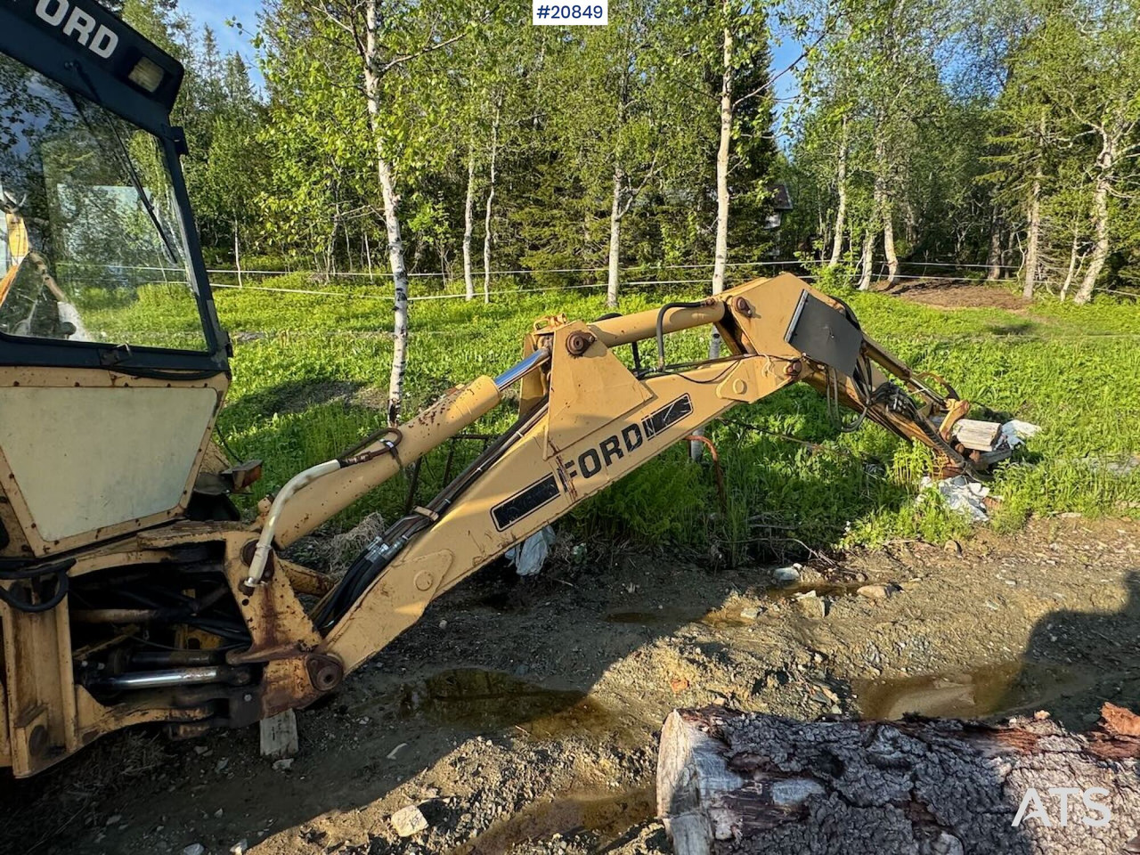 Retroexcavadora Ford 555 Traktorgraver m/ 2 frontskuffer og 2 graveskuffer: foto 7 Retroexcavadora Ford 555 Traktorgraver m/ 2 frontskuffer og 2 graveskuffer: foto 7