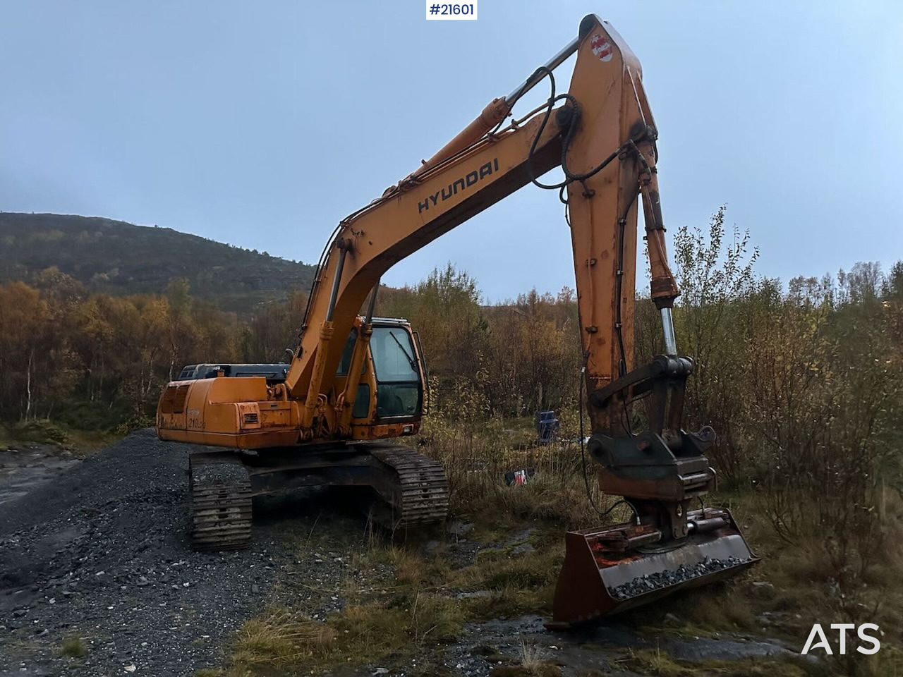 Hyundai 210LC- 3H - Excavadora de cadenas: foto 1 Hyundai 210LC- 3H - Excavadora de cadenas: foto 1