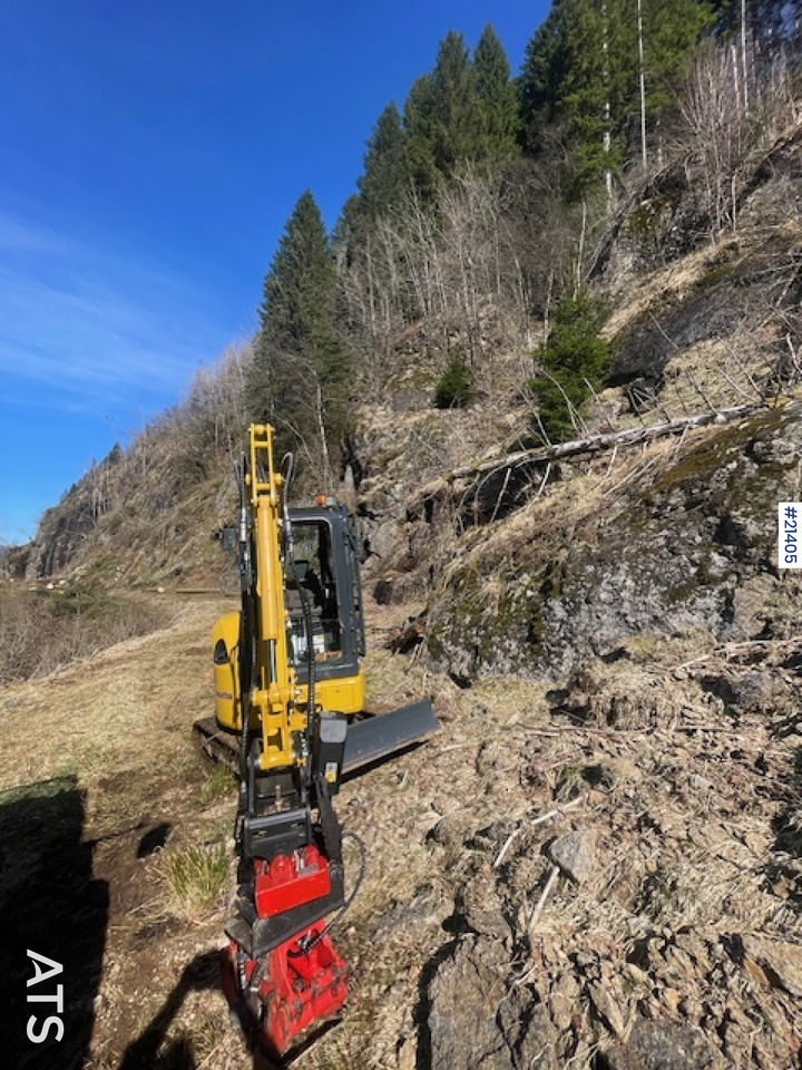 Miniexcavadora Komatsu PC24 MR-5 gravemaskin m/ pusseskuffe, rototilt, smalskuffe, graveskuffe og klype: foto 9 Miniexcavadora Komatsu PC24 MR-5 gravemaskin m/ pusseskuffe, rototilt, smalskuffe, graveskuffe og klype: foto 9