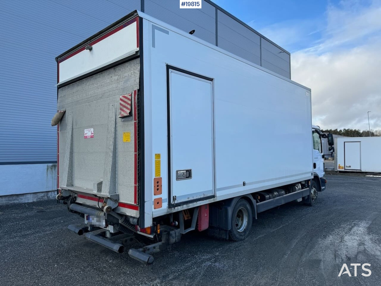 MAN TGL 12 220 - Camión caja cerrada: foto 3 MAN TGL 12 220 - Camión caja cerrada: foto 3