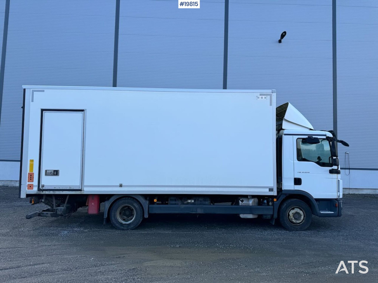 MAN TGL 12 220 - Camión caja cerrada: foto 2 MAN TGL 12 220 - Camión caja cerrada: foto 2