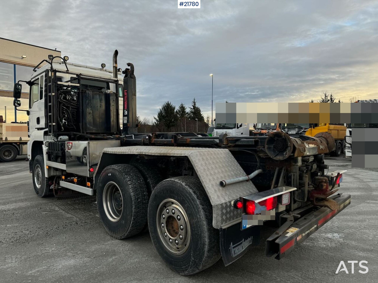 MAN TGS 28.480 6x4 brøyterigget Krokbil m/ underliggende skjær og kranhydraulikk. - Camión multibasculante: foto 4 MAN TGS 28.480 6x4 brøyterigget Krokbil m/ underliggende skjær og kranhydraulikk. - Camión multibasculante: foto 4