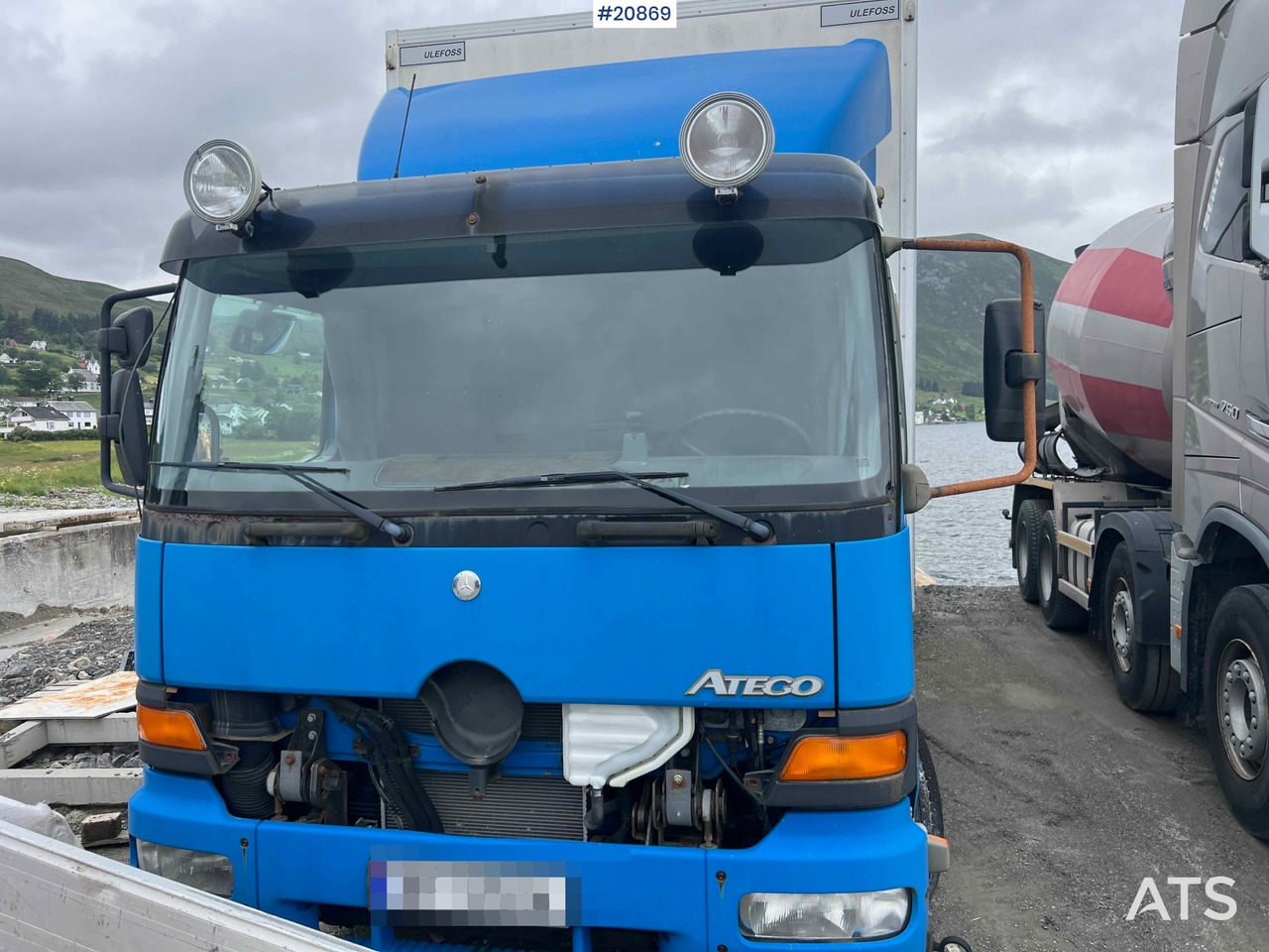 Mercedes 1523 4x2 skapbil m/ full sideåpning og lift Rep.objekt - Camión caja cerrada: foto 2 Mercedes 1523 4x2 skapbil m/ full sideåpning og lift Rep.objekt - Camión caja cerrada: foto 2