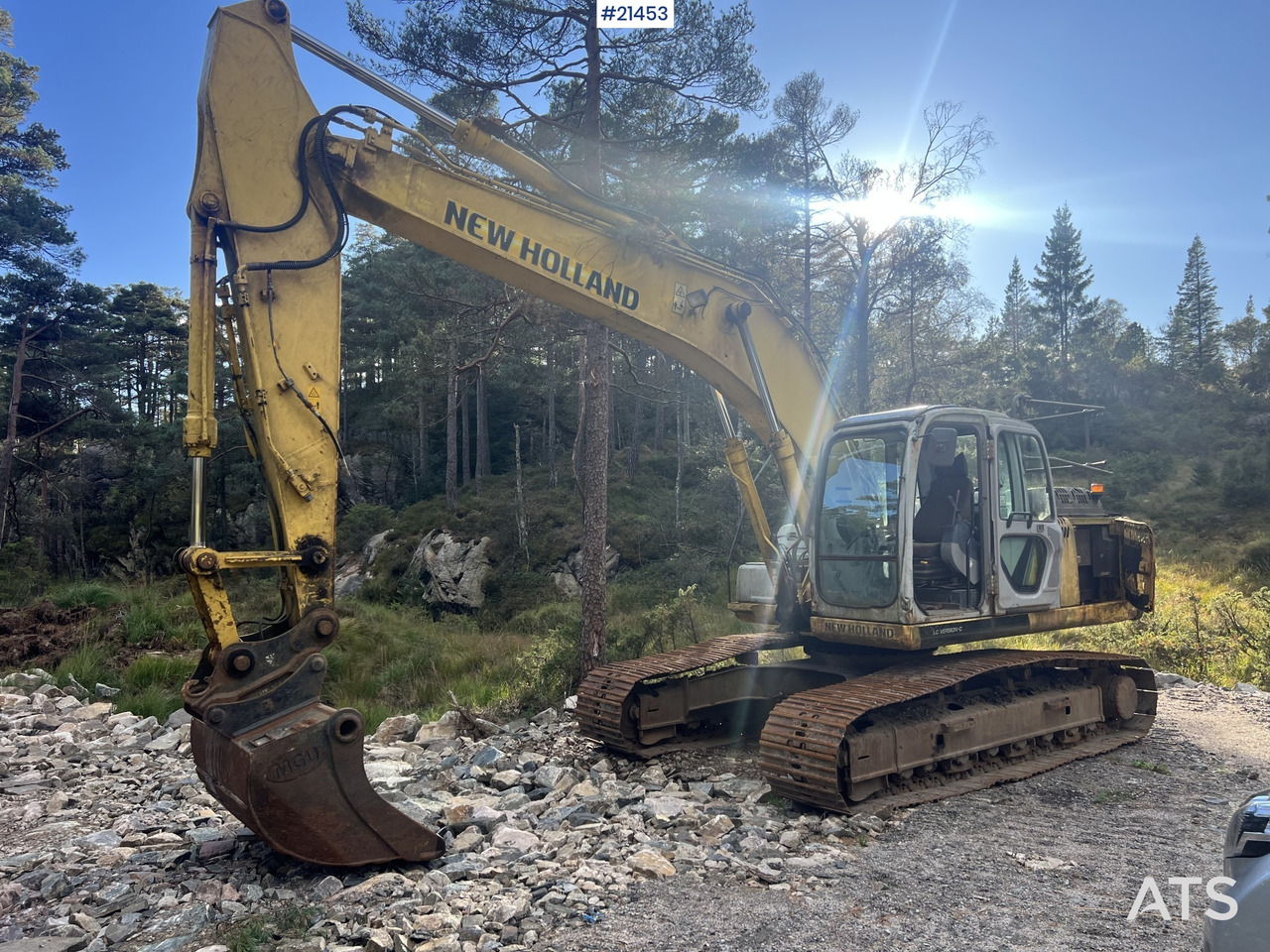 New Holland E215 Gravemaskin - Excavadora de cadenas: foto 1 New Holland E215 Gravemaskin - Excavadora de cadenas: foto 1