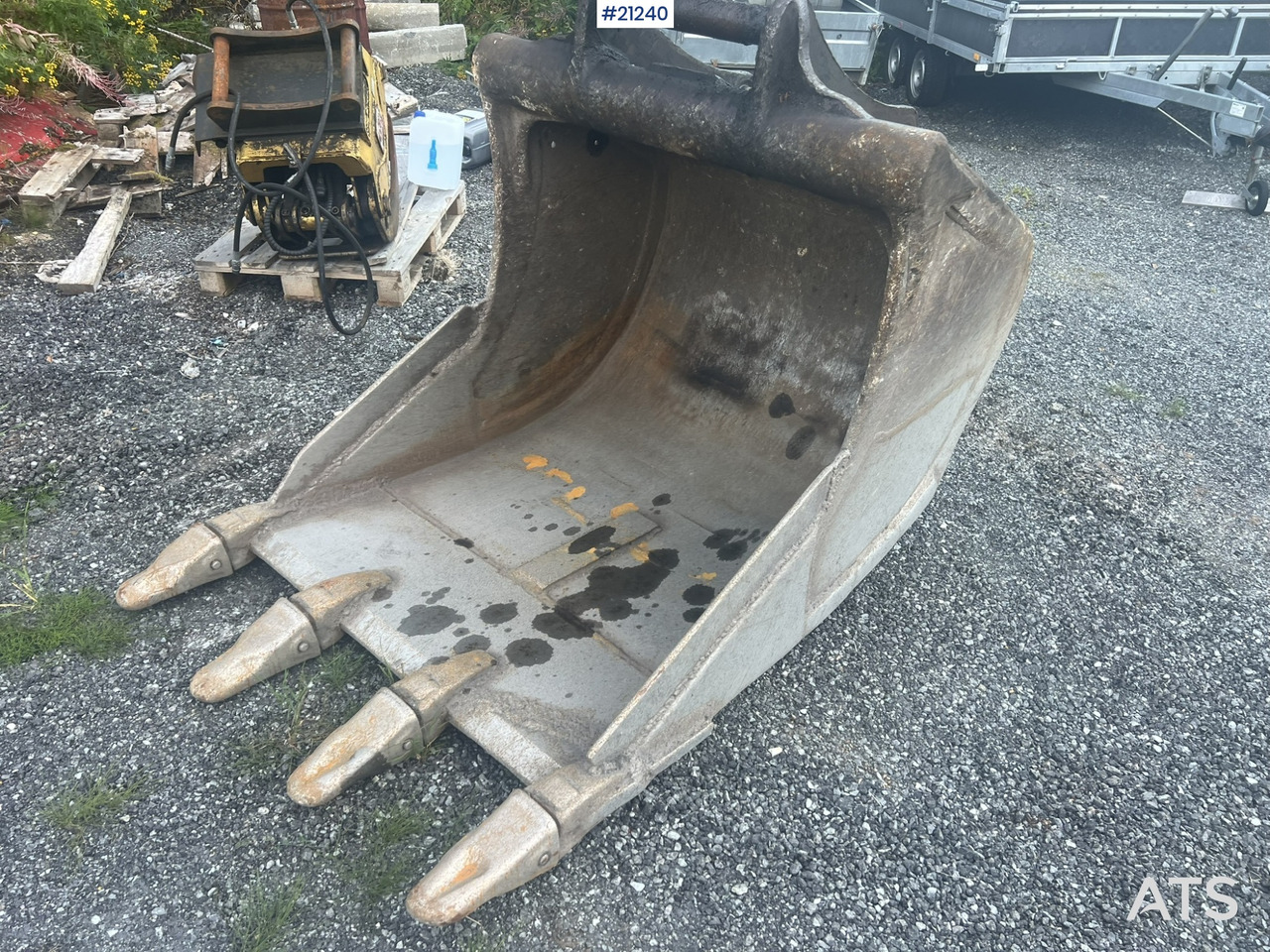 Excavadora de cadenas New Holland Kobelco E265B: foto 35 Excavadora de cadenas New Holland Kobelco E265B: foto 35