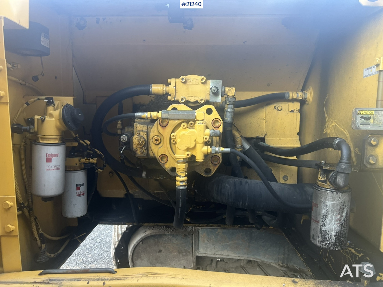 Excavadora de cadenas New Holland Kobelco E265B: foto 33 Excavadora de cadenas New Holland Kobelco E265B: foto 33