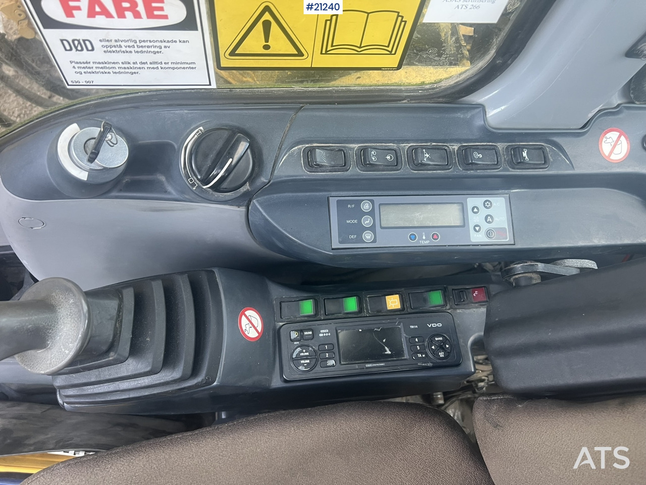 Excavadora de cadenas New Holland Kobelco E265B: foto 25 Excavadora de cadenas New Holland Kobelco E265B: foto 25