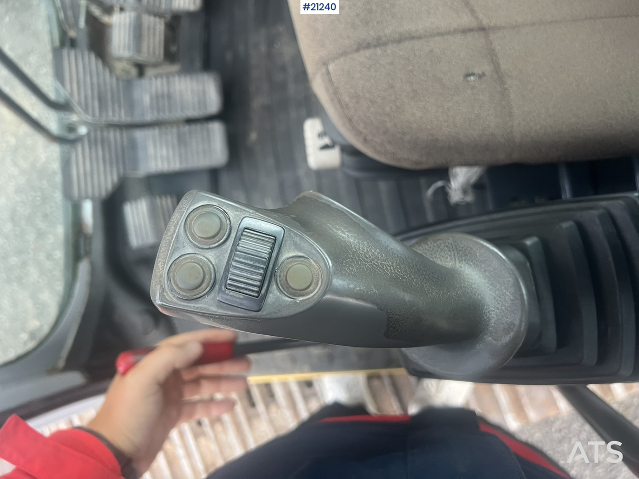 Excavadora de cadenas New Holland Kobelco E265B: foto 23 Excavadora de cadenas New Holland Kobelco E265B: foto 23