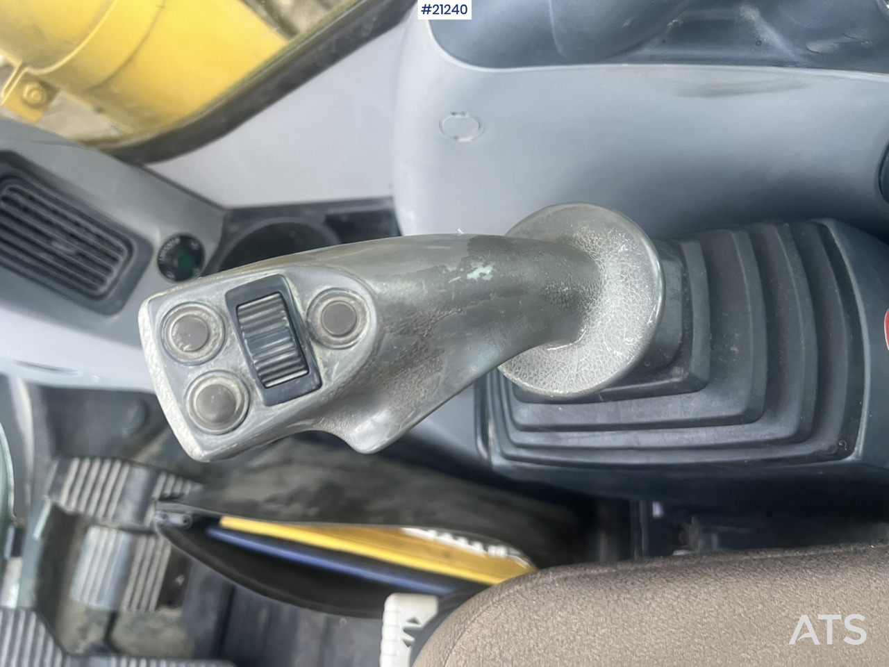 Excavadora de cadenas New Holland Kobelco E265B: foto 24 Excavadora de cadenas New Holland Kobelco E265B: foto 24