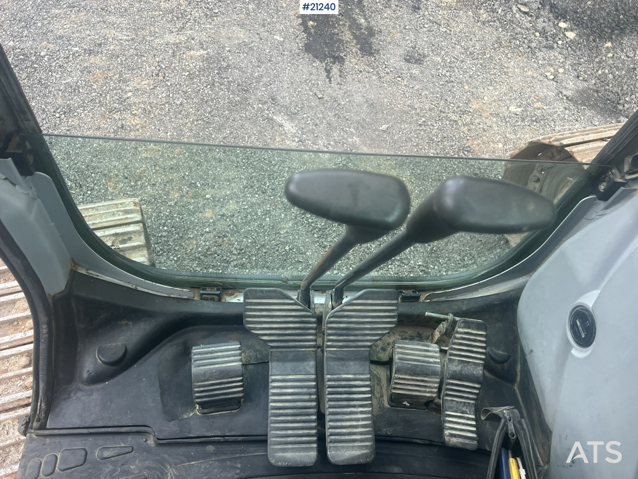 Excavadora de cadenas New Holland Kobelco E265B: foto 27 Excavadora de cadenas New Holland Kobelco E265B: foto 27