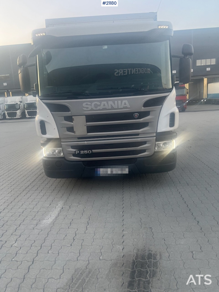Camión caja cerrada Scania P250: foto 8