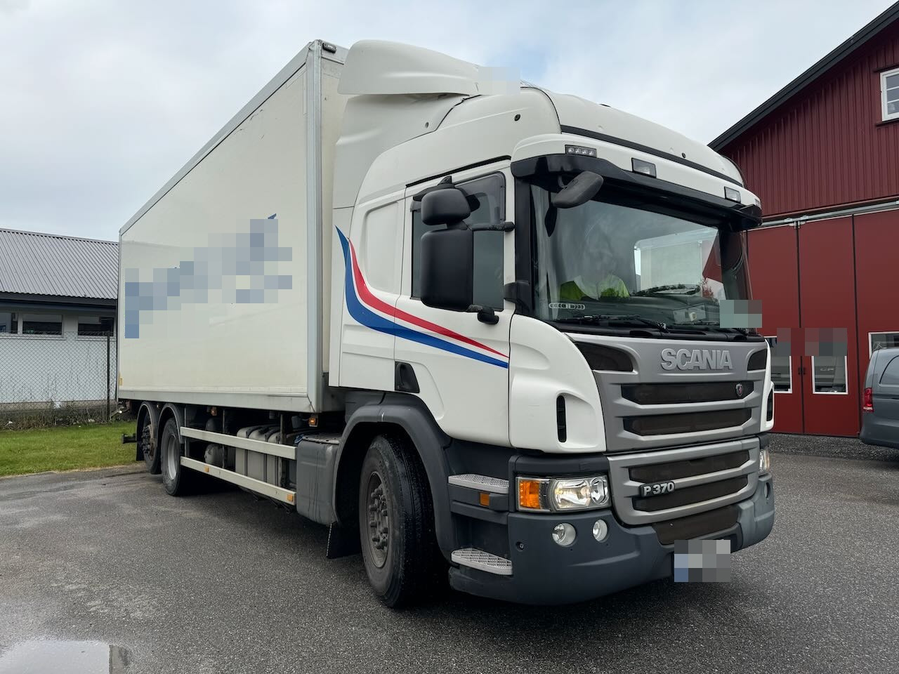 Scania P370 - Camión caja cerrada: foto 1 Scania P370 - Camión caja cerrada: foto 1