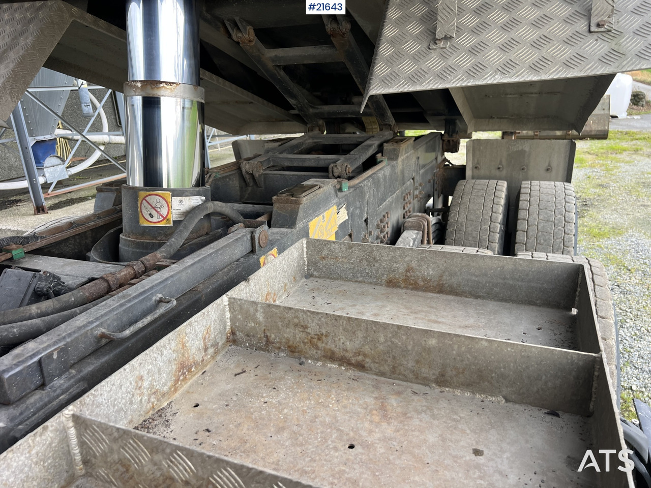 Camión volquete Scania R560 6x4 Tippbil: foto 24