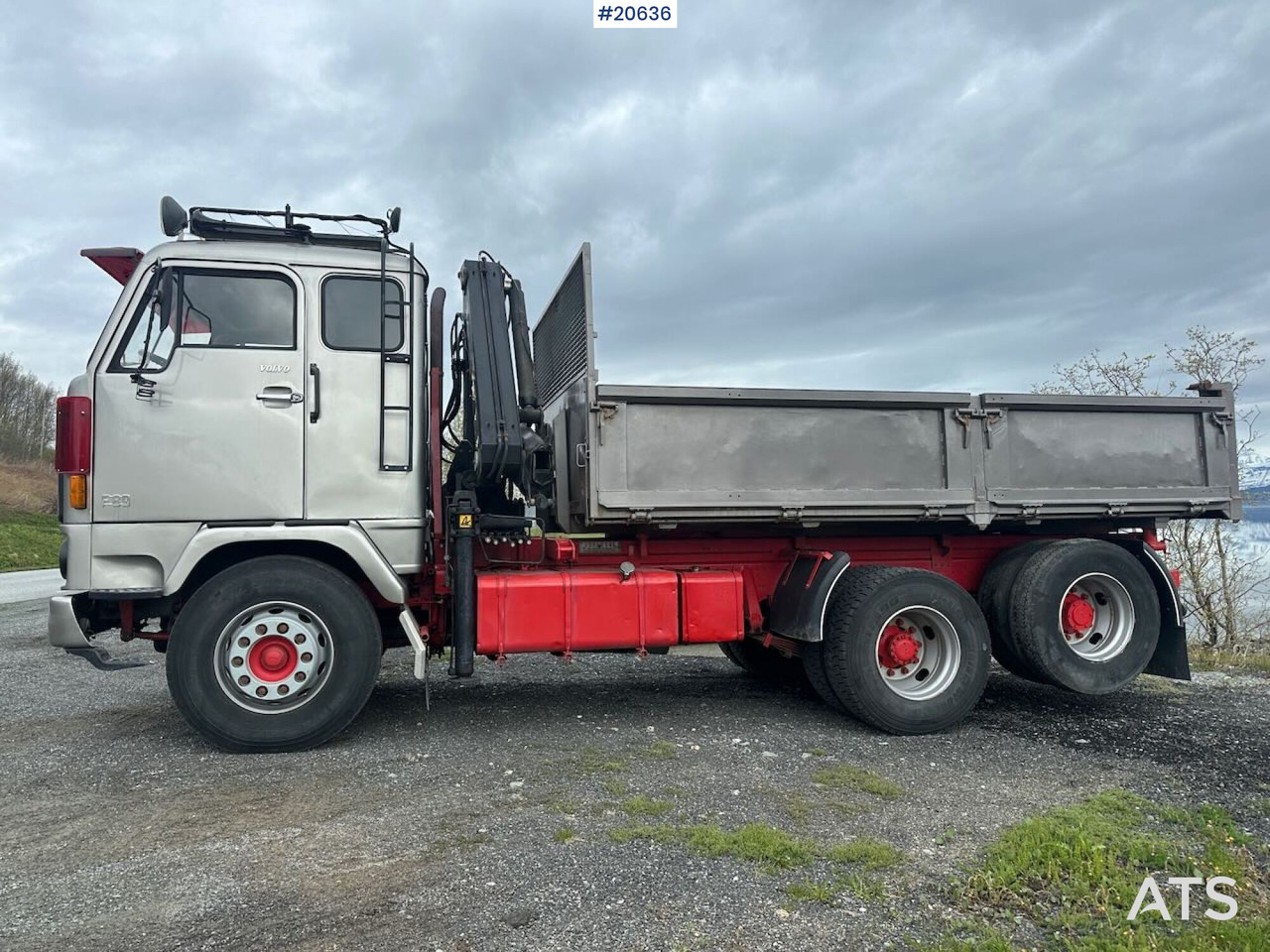 Camión caja abierta, Camión grúa Volvo F89 46: foto 9 Camión caja abierta, Camión grúa Volvo F89 46: foto 9