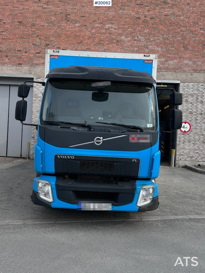 Volvo FL210 - Camión caja cerrada: foto 2 Volvo FL210 - Camión caja cerrada: foto 2