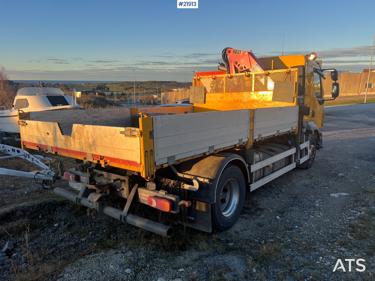 Volvo FL240 - Camión grúa: foto 4 Volvo FL240 - Camión grúa: foto 4