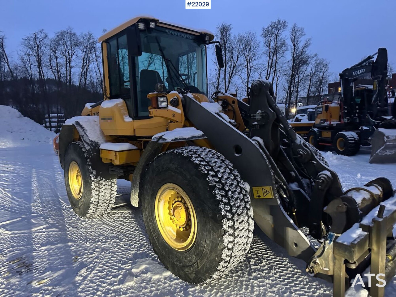 Volvo L70F hjullaster m/ vinter- og sommerdekk og planeringskuffe. En eier! Se video - Cargadora de ruedas: foto 1 Volvo L70F hjullaster m/ vinter- og sommerdekk og planeringskuffe. En eier! Se video - Cargadora de ruedas: foto 1